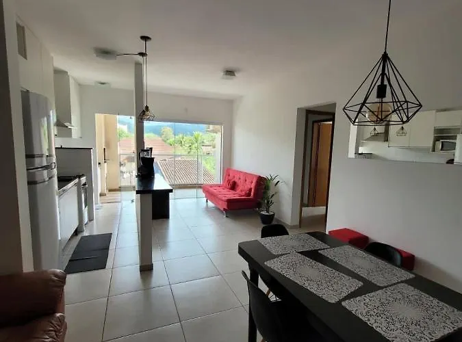Ubatuba - Apartamento no Centro da Cidade próximo a restaurantes e às grande, centro, Itaguá, etc.