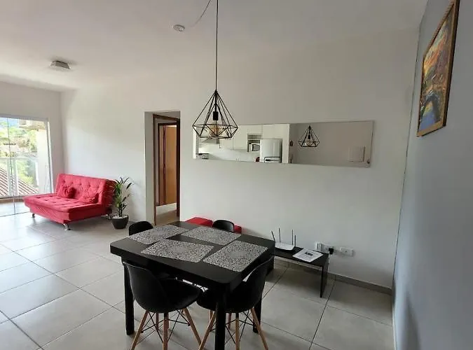 Ubatuba - Apartamento No Centro Da Cidade Proximo A Restaurantes E As Grande, Centro, Itagua, Etc.